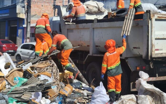 Operação em Manaus remove mais de 200 toneladas de lixo de locais irregulares