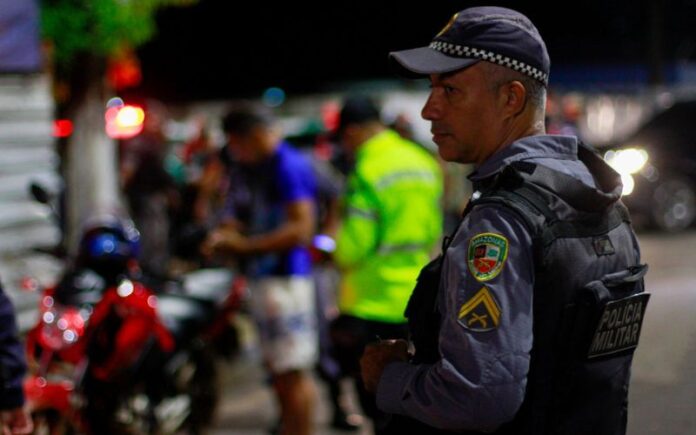 Homem é detido em Manaus durante operação de fiscalização na Barreira