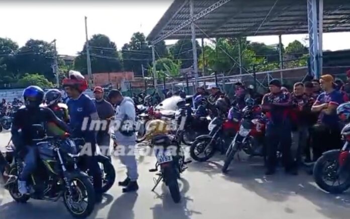 Mototaxistas de Manaus se mobilizam contra projeto de lei que ameaça a continuidade do serviço na cidade