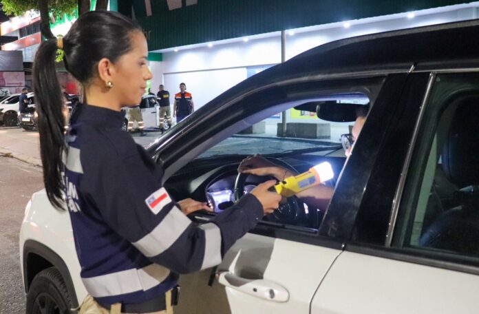 Detran-AM registra 39 casos de alcoolemia e efetua prisões de 2 motoristas durante operações em Manaus