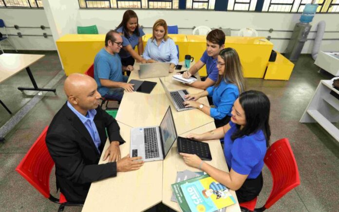 Seduc anuncia novo Processo Seletivo Simplificado com 669 oportunidades para diretores e administradores escolares