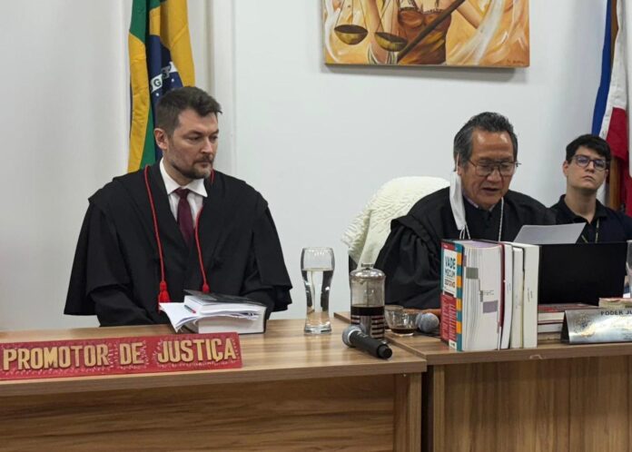 Homem é sentenciado a 25 anos de prisão por assassinar ex-esposa diante das filhas no Amazonas