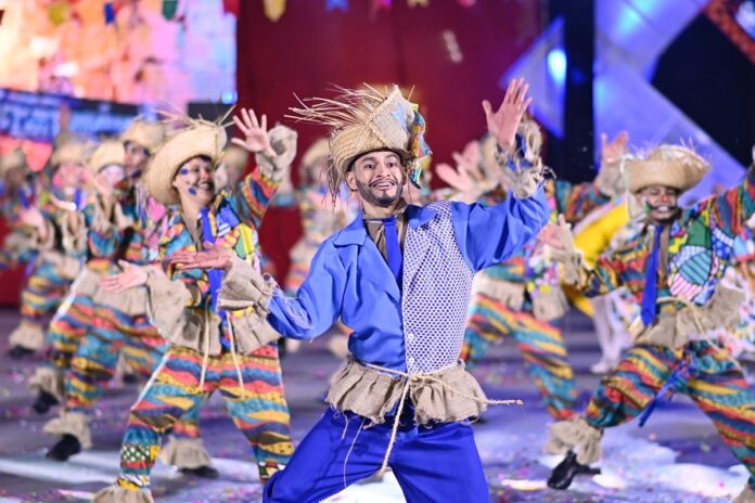 Festival Folclórico do Amazonas atrai mais de 100 mil
