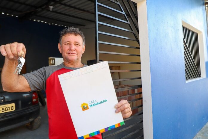 Prefeitura de Manaus entrega mais 15 casas reformadas