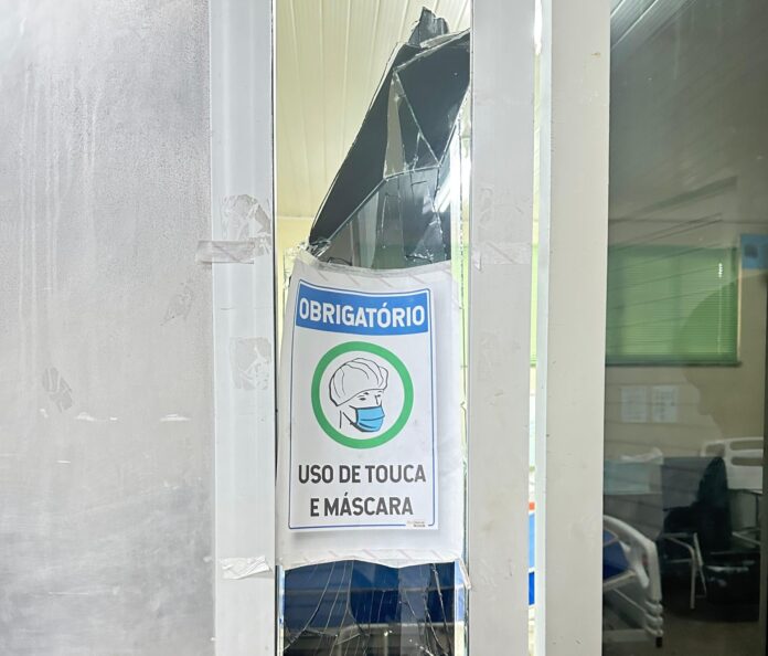 Três irmãos são presos por danificarem hospital de Manicoré