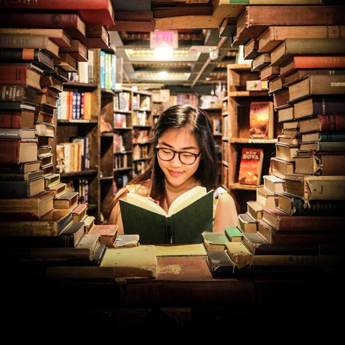 O bom cheiro dos livros e o futuro que se escreve