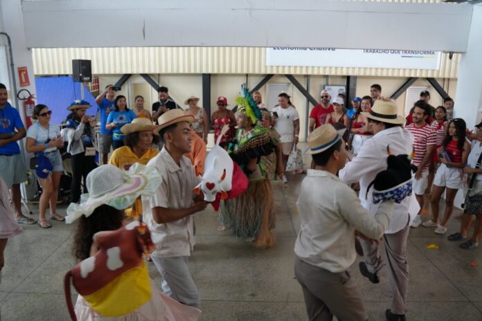Visita ao Bumbódromo bate recorde no Festival de Parintins