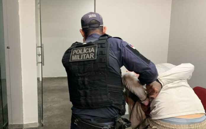 Suspeito de matar pai e filho no Jorge Teixeira é preso em Iranduba