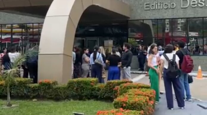 VÍDEO: Tremor atinge prédio do TJAM e assusta servidores em Manaus