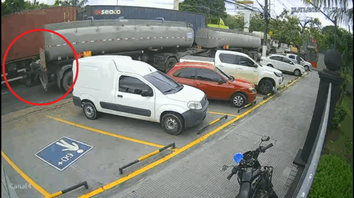 VÍDEO: Tenente da FAB morre após ser atingido por carreta em Manaus