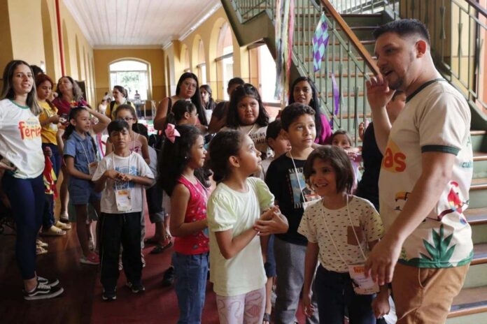 Festival de férias leva cultura e arte para crianças em Manaus