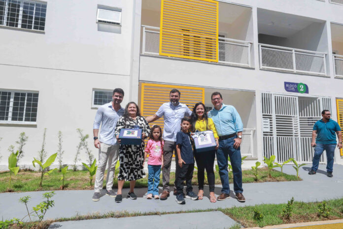 Com R$ 422 milhões investidos, Amazonas amplia acesso à casa própria