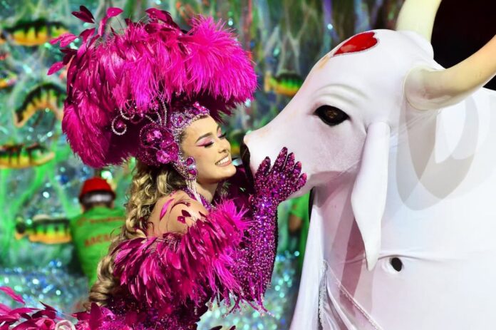 Valentina Coimbra se despede do item Sinhazinha da Fazenda do Garantido