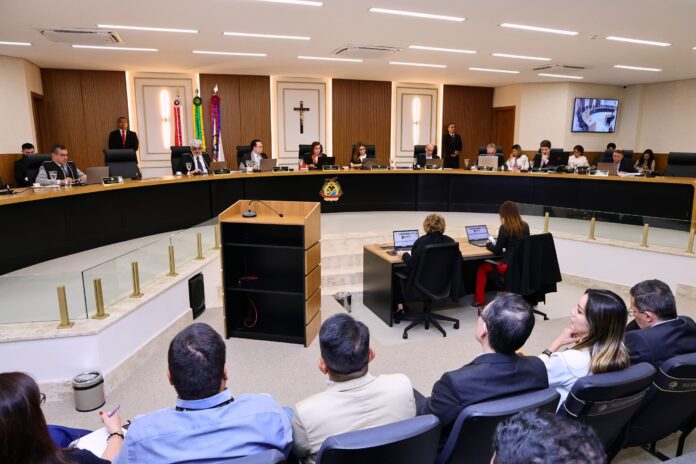 Prefeito de Borba é multado por irregularidades em exoneração de servidores