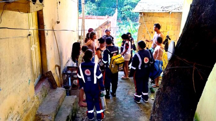 Jovem que jogou bebê pela janela é solta em Manaus