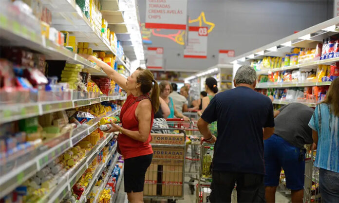 Preço dos alimentos cai e índice fica em 0,24%