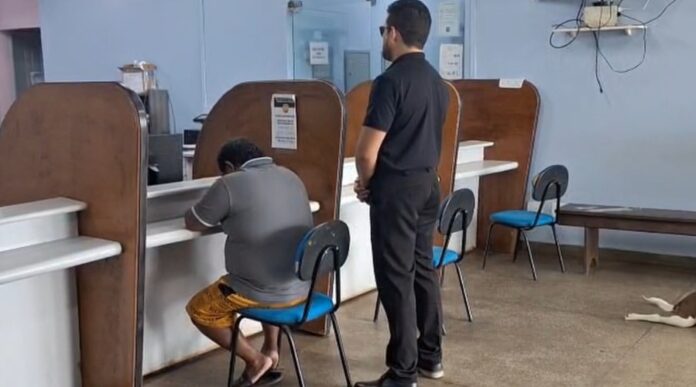 Suspeito de intermediar venda de bebê por R$ 500 se entrega à polícia no AM