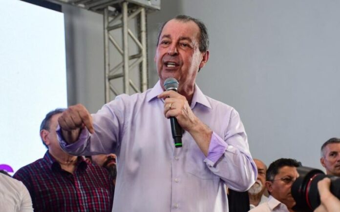 Omar Aziz pressiona por avanço nas obras da BR-319
