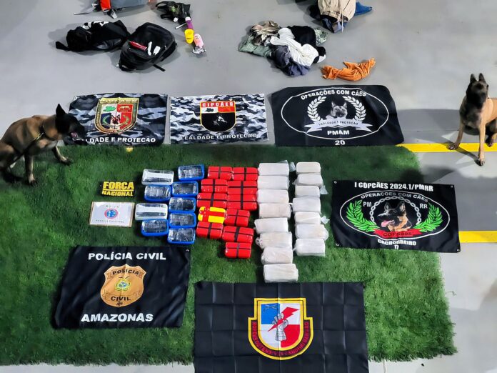 Trio é preso com 40 kg de drogas em embarcação perto de Coari, no AM