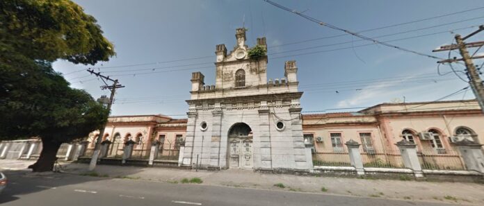 Psicólogo é achado morto em área de antiga prisão em Manaus