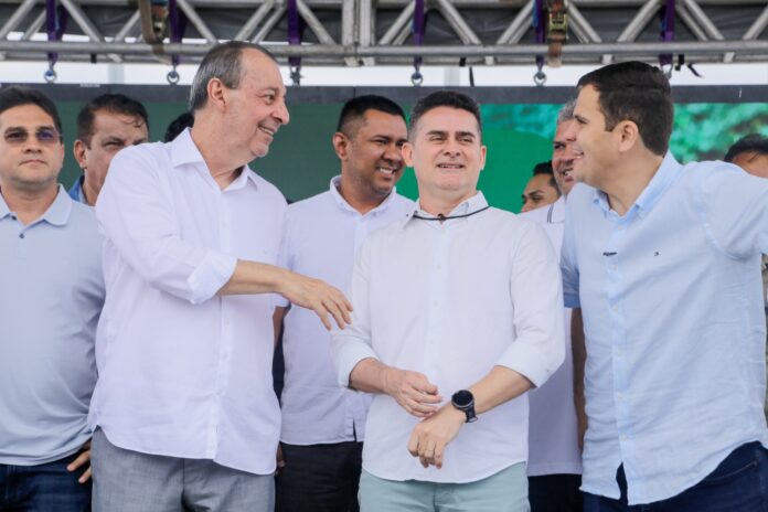 Omar e David lançam programa de asfaltamento na Zona Norte de Manaus
