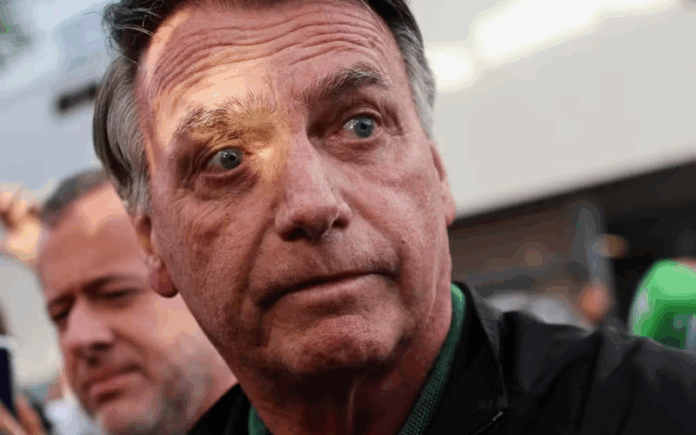 Defesa de Bolsonaro tem até as 21h13 para enviar explicações a Moraes