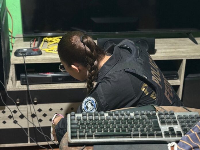 PF prende homem por armazenar e compartilhar pornografia infantil em Manaus