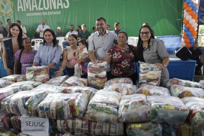 Wilson Lima entrega alimentos em Jutaí e Fonte Boa