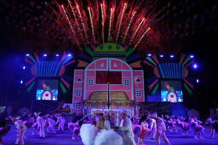 Quadrilhas e danças encerram Festival Folclórico do AM
