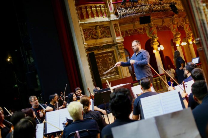 Espetáculo traz K-pop e orquestra ao palco do Teatro Amazonas