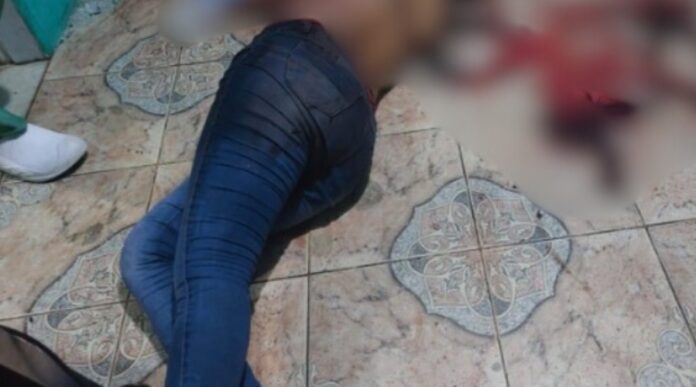 Mulher é morta com 12 facadas dentro de casa em Manaus; marido é principal suspeito