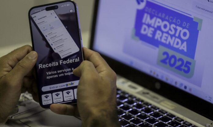 Receita libera 3º lote do IR 2025 nesta quinta; confira