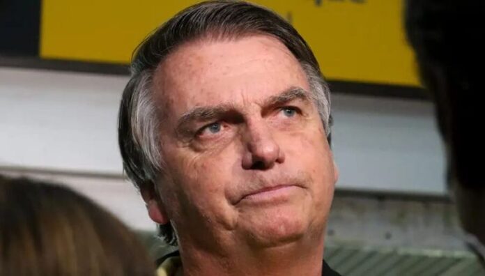 Divididos: 48% dos brasileiros querem Bolsonaro preso e 46% são contra, aponta Datafolha