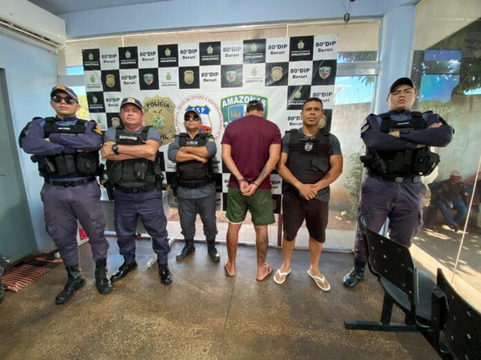 Homem é preso após esfaquear amigo durante bebedeira em Beruri