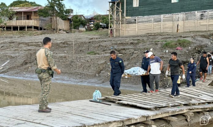 Marinha do Brasil realiza resgate de adolescentes indígenas após descarga elétrica no Amazonas