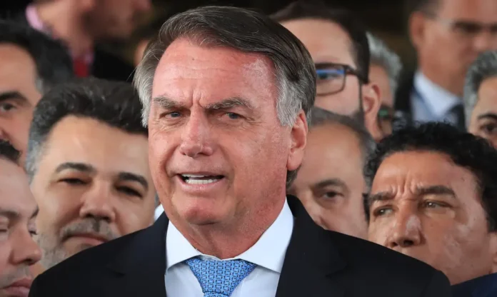 Defesa de Jair Bolsonaro expressa surpresa com a imposição de prisão domiciliar pelo STF