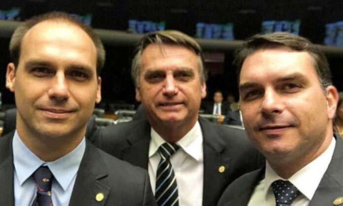 Moraes é Acusado por Flávio e Eduardo de Violação de Direitos e Vingança na Prisão de Bolsonaro