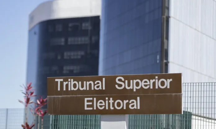 TSE dá posse a dois novos ministros escolhidos por Lula para o tribunal eleitoral