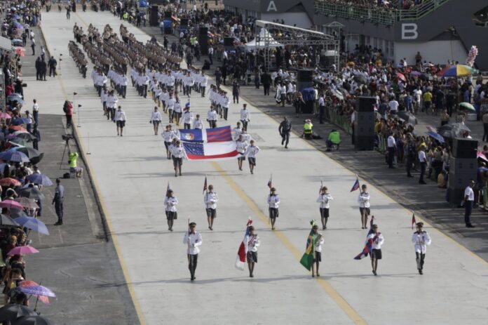 Colégios Militares do Amazonas Celebram o 5 de Setembro com Grande Desfile em Manaus