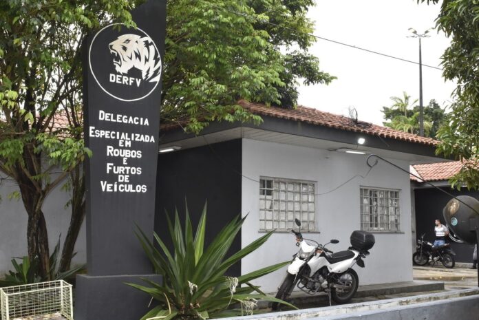 Notícias do Amazonas – Homem é detido por envolvimento em roubos a residências e carros