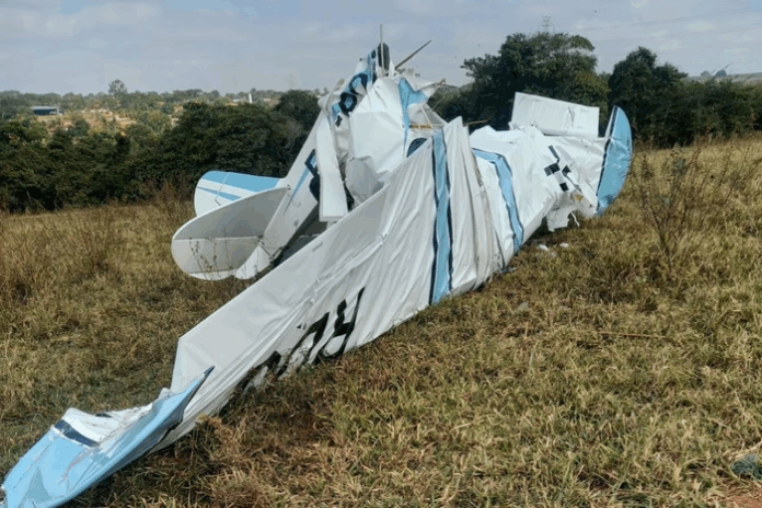 Avião de pequeno porte despenca em área rural de SP, resultando em duas mortes