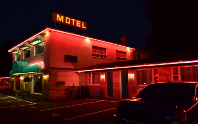 Notícias do Amazonas – Marido é flagrado em motel após localização na TV revelar traição