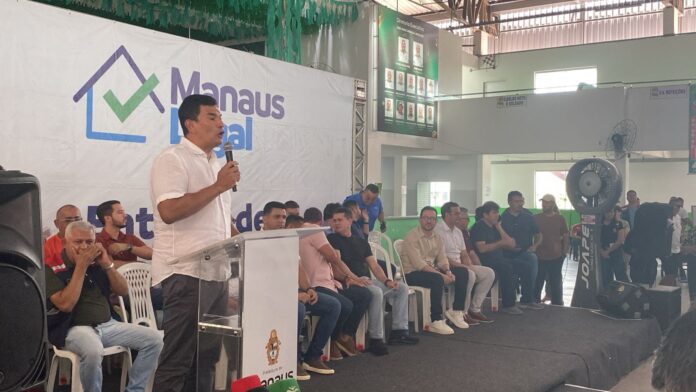 Notícias do Amazonas – 600 famílias recebem títulos definitivos de imóveis em Manaus