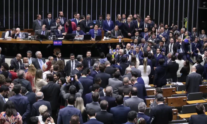 Notícias do Amazonas – Câmara dos Deputados aprova urgência para anistia de 8 de janeiro