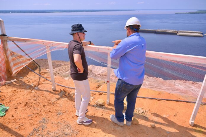 Notícias do Amazonas – Prefeito David Almeida inspeciona obras do Parque Rosa Almeida
