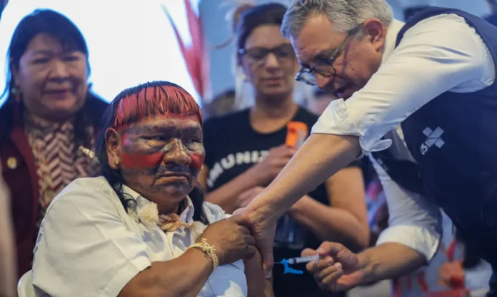 Notícias do Amazonas – Ministro imuniza líderes indígenas para reforçar segurança vacinal