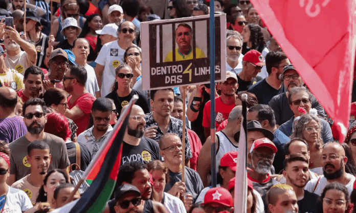Protestos em todo o Brasil contra a PEC da Blindagem e anistia a golpistas
