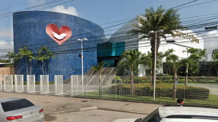 Igreja Universal é condenada a indenizar fiel que vendeu padaria por doações