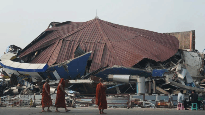 Mianmar: Terremoto de magnitude 7,7 causa mais de mil mortes e devastação
