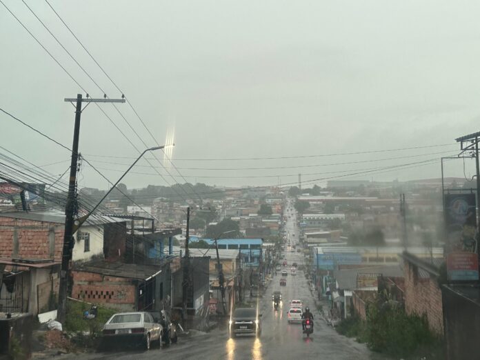 Notícias do Amazonas – Chuva intensa provoca deslizamentos e alagamentos em Manaus